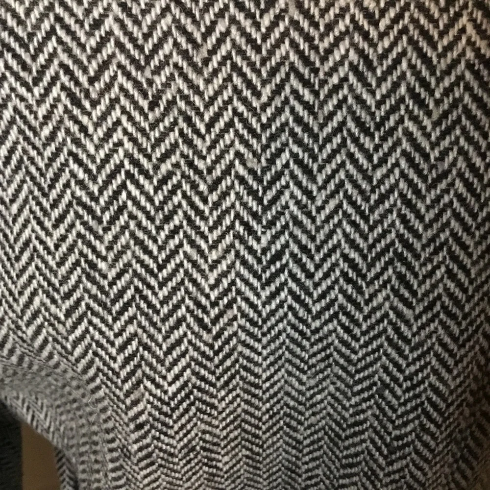 Kay Unger Black & White Herringbone Tweed Wool Blend Blazer - 8